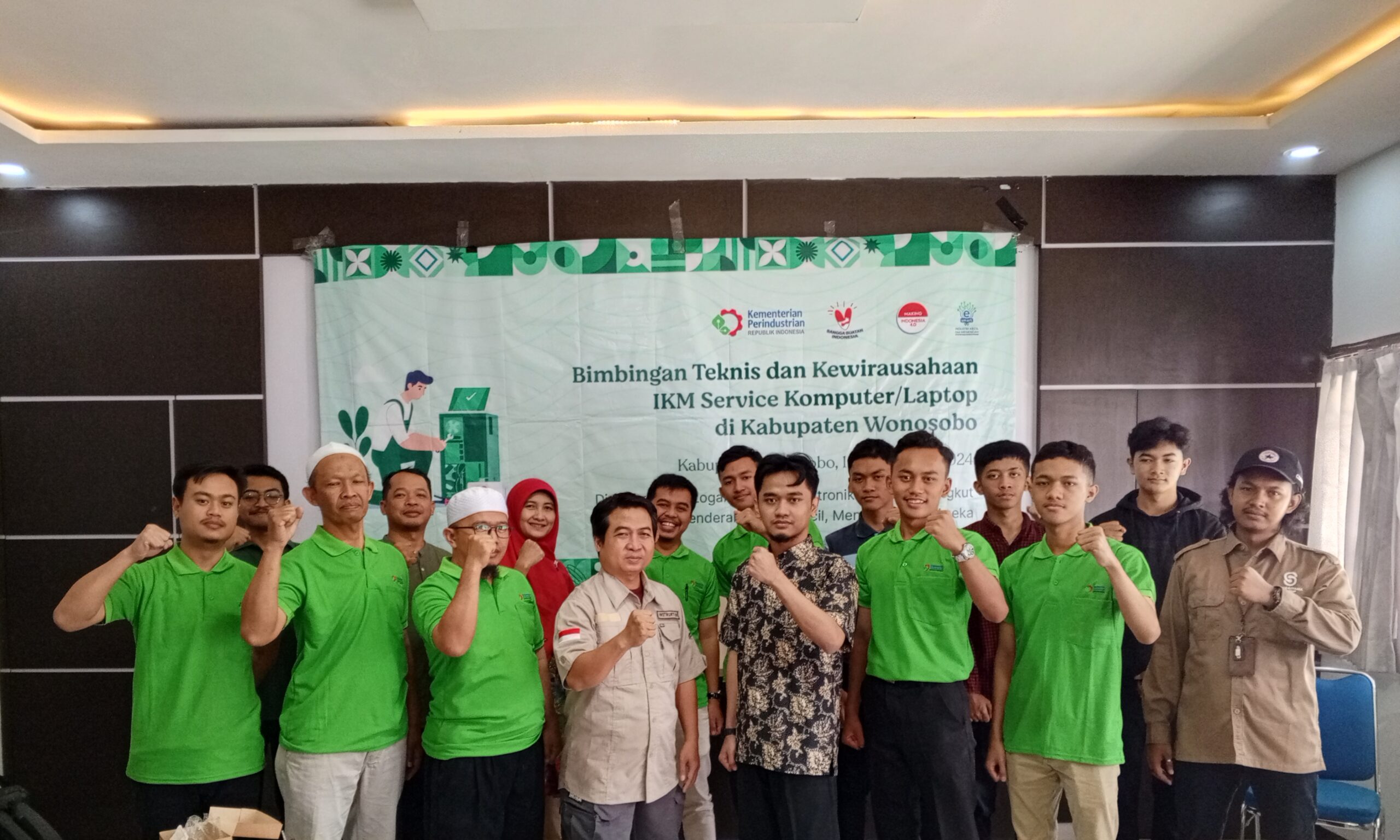Pelatihan Service Komputer dan Laptop